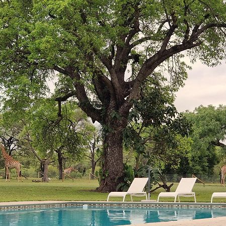 Unyati Safari Lodge Hectorspruit Buitenkant foto